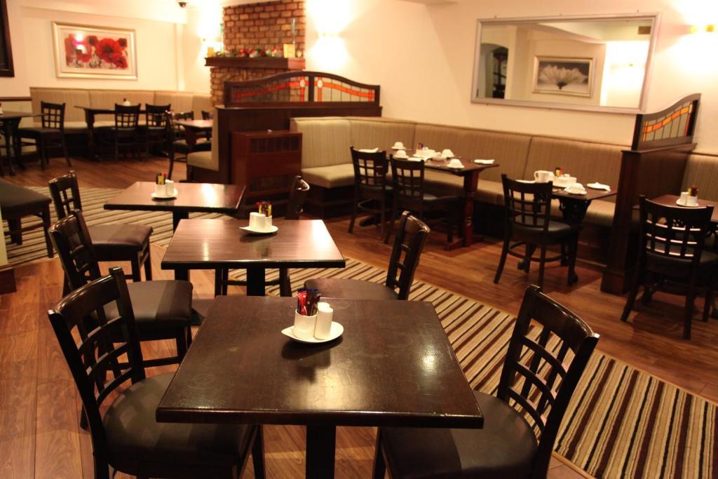 Dalton Inn Hotel Claremorris Zewnętrze zdjęcie